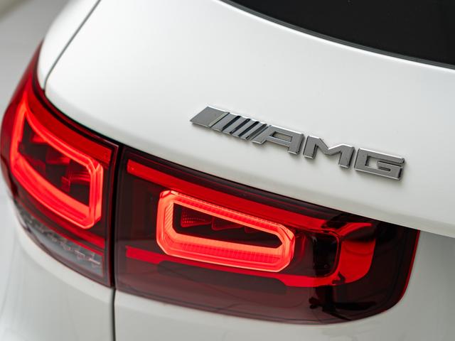 GLB GLB200d 4マチック AMGラインパッケージ 保証付 3列7人乗 パノラミックスライディングルーフ アドバンスドパッケージ 純正ナビ フルセグTV パワーバックドア AMG19インチ アダプティブクルーズコントロール メモリー機能付き電動シート(12枚目)