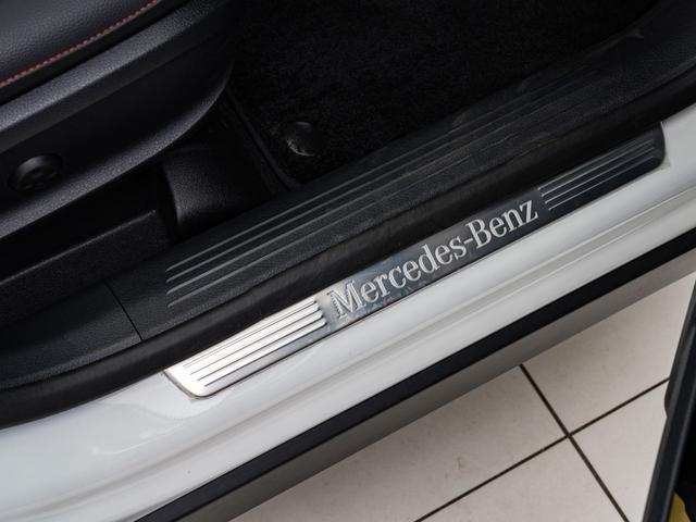 GLB GLB200d 4マチック AMGラインパッケージ 保証付 3列7人乗 パノラミックスライディングルーフ アドバンスドパッケージ 純正ナビ フルセグTV パワーバックドア AMG19インチ アダプティブクルーズコントロール メモリー機能付き電動シート(20枚目)