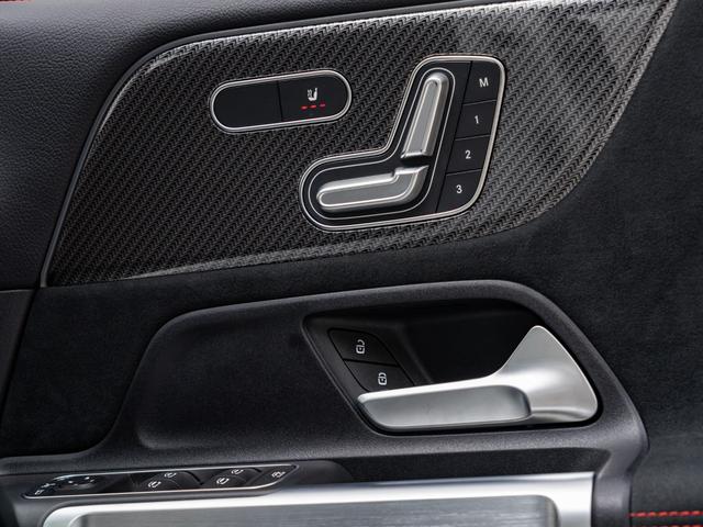 GLB GLB200d 4マチック AMGラインパッケージ 保証付 3列7人乗 パノラミックスライディングルーフ アドバンスドパッケージ 純正ナビ フルセグTV パワーバックドア AMG19インチ アダプティブクルーズコントロール メモリー機能付き電動シート(22枚目)