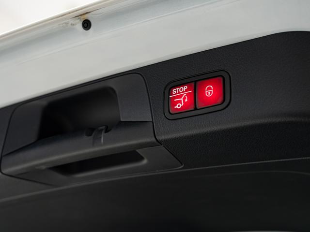 GLB GLB200d 4マチック AMGラインパッケージ 保証付 3列7人乗 パノラミックスライディングルーフ アドバンスドパッケージ 純正ナビ フルセグTV パワーバックドア AMG19インチ アダプティブクルーズコントロール メモリー機能付き電動シート(46枚目)