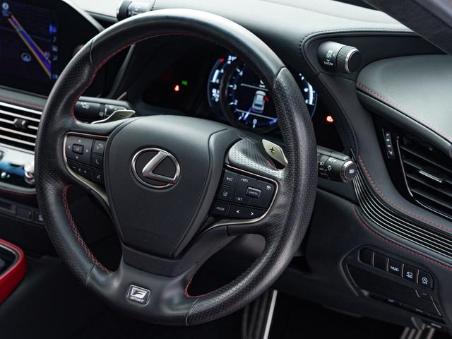 LS LS500 Fスポーツ 保証付 赤黒コンビシート サンルーフ レクサスセーフティシステム+ ヒーター&ベンチレーション 20インチ純正アルミ デジタルインナーミラー パワートランク エアサスペンション ステアリングヒーター(24枚目)