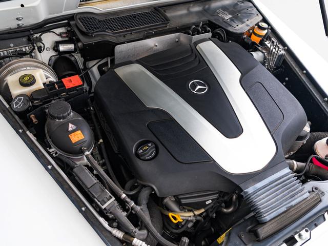 Ｇクラス Ｇ３５０ｄ　保証付　ラグジュアリーパッケージ　サンルーフ　リアモニター　黒革パワーシート　ハーマンカードン　ＡＭＧ１８インチ　レッドブレーキキャリパー　前後席シートヒーター　ブラインドスポットアシスト　フルセグ（47枚目）