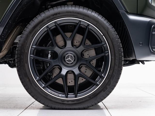 Gクラス G63 ブラックアクセントエディション 保証付 60台限定ブラックアクセントエディション 初採用フルレザーパッケージ 純正AMGナイトパッケージ&ツートンボディ マヌファクトゥーアプログラムプラス 専用ブラックエグゾースト ダーククローム(8枚目)