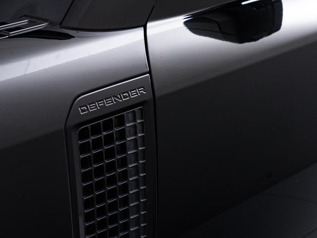 ディフェンダー 110X-ダイナミックHSE D300 保証付 サイドステップ スライディングサンルーフ ヒーター&ベンチレーション機能 エクステンデッドブラックエクステリアパック エアサスペンション フル液晶メーターパネル MERIDIANオーディオ(8枚目)