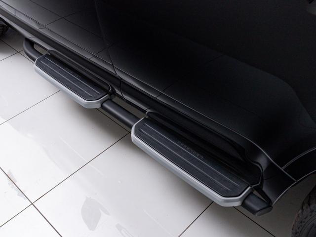 ディフェンダー 110X-ダイナミックHSE D300 保証付 サイドステップ スライディングサンルーフ ヒーター&ベンチレーション機能 エクステンデッドブラックエクステリアパック エアサスペンション フル液晶メーターパネル MERIDIANオーディオ(13枚目)