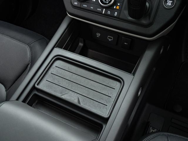 ディフェンダー 110X-ダイナミックHSE D300 保証付 サイドステップ スライディングサンルーフ ヒーター&ベンチレーション機能 エクステンデッドブラックエクステリアパック エアサスペンション フル液晶メーターパネル MERIDIANオーディオ(39枚目)