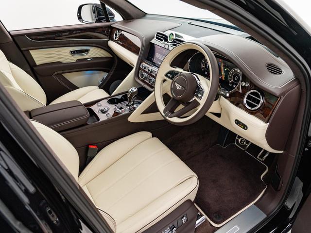 【　全国へ陸送納車ＯＫ　】沖縄から北海道までの実績多数あり。遠方でお車を見ることが難しい方でも安心！写真や動画サービス、鑑定証の提出、ライブ商談などをご用意。もっと詳しく見たい！は大歓迎です！