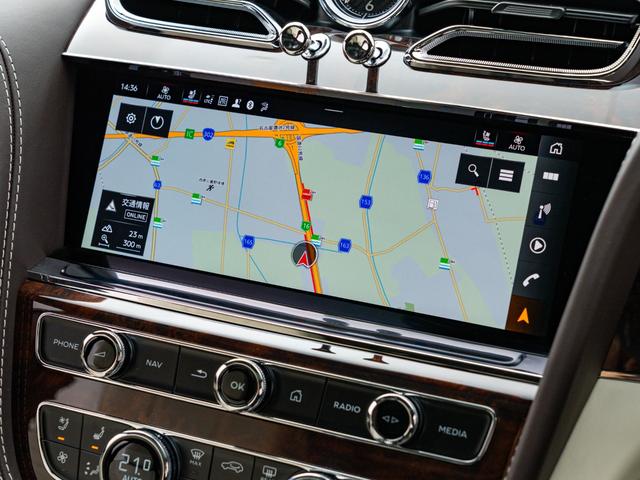 北海道から沖縄まで全国陸送納車の実績多数あり。遠方で現車が見られない方でも安心が出来るよう、写真や動画サービス、鑑定証の提出、ライブ商談などをご用意。車のココがもっと詳しく見たい！は大歓迎です！