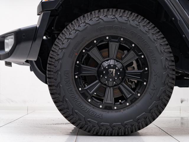 ジープ・ラングラーアンリミテッド サハラ 保証付 LEXXELレクセル17インチアルミ/純正5本あり シートヒーター付き黒革 ステアリングヒーター アップルカープレイ フロント/サイド/バックカメラ デジタルルームミラー 純正ナビゲーション(8枚目)