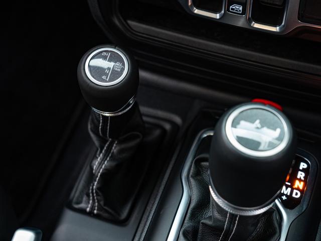 ジープ・ラングラーアンリミテッド サハラ 保証付 LEXXELレクセル17インチアルミ/純正5本あり シートヒーター付き黒革 ステアリングヒーター アップルカープレイ フロント/サイド/バックカメラ デジタルルームミラー 純正ナビゲーション(30枚目)