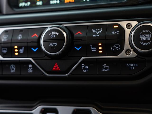 ジープ・ラングラーアンリミテッド サハラ 保証付 LEXXELレクセル17インチアルミ/純正5本あり シートヒーター付き黒革 ステアリングヒーター アップルカープレイ フロント/サイド/バックカメラ デジタルルームミラー 純正ナビゲーション(32枚目)