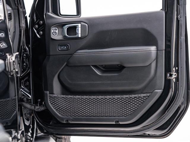 ジープ・ラングラーアンリミテッド サハラ 保証付 LEXXELレクセル17インチアルミ/純正5本あり シートヒーター付き黒革 ステアリングヒーター アップルカープレイ フロント/サイド/バックカメラ デジタルルームミラー 純正ナビゲーション(36枚目)