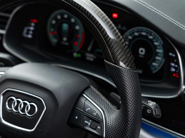 Q8 55TFSIクワトロ Sライン 保証付 RS仕様グリル F/S/Rエアロ カーボンハンドル Sラインプラス 車高調整機能付エアサス パノラマルーフ 純正22インチ 光輝レッドキャリパー バングアンドオルフセン サラウンドビューカメラ(33枚目)