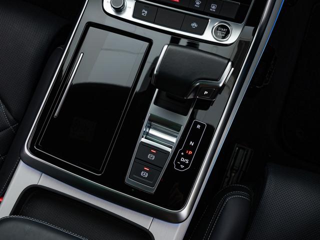 Q8 55TFSIクワトロ Sライン 保証付 RS仕様グリル F/S/Rエアロ カーボンハンドル Sラインプラス 車高調整機能付エアサス パノラマルーフ 純正22インチ 光輝レッドキャリパー バングアンドオルフセン サラウンドビューカメラ(43枚目)