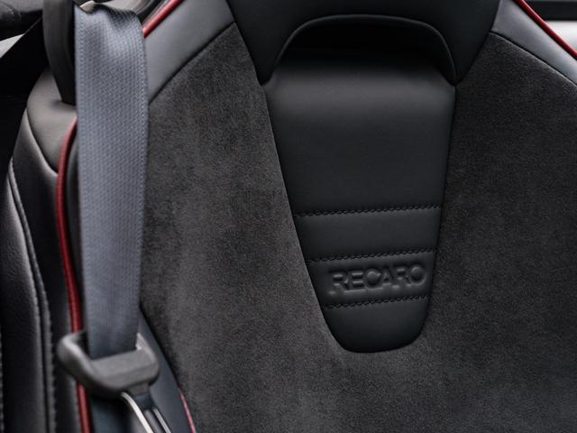 アバルト124 スパイダー 1イヤーアニバーサリー 保証付 50台限定車 専用RECAROレザーシート ナビゲーションパッケージ アダプティブ機能付きフルLEDヘッドライト ヘッドライトウォッシャー CD/DVDプレイヤー 地デジTV バックカメラ(3枚目)