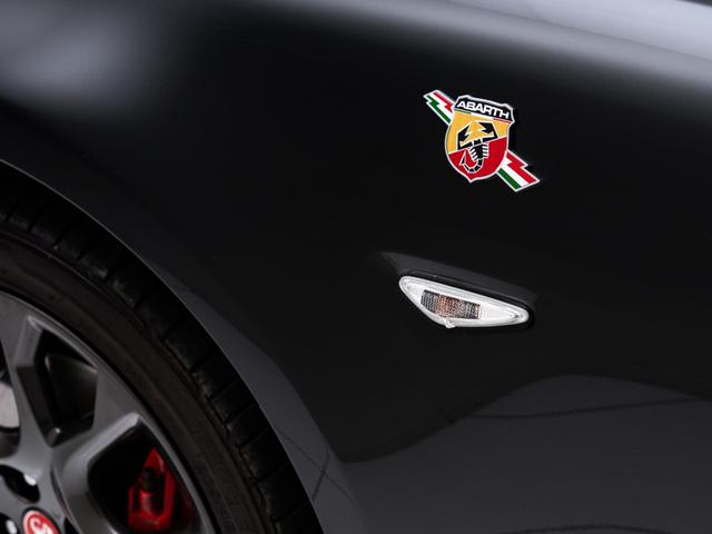 アバルト124 スパイダー 1イヤーアニバーサリー 保証付 50台限定車 専用RECAROレザーシート ナビゲーションパッケージ アダプティブ機能付きフルLEDヘッドライト ヘッドライトウォッシャー CD/DVDプレイヤー 地デジTV バックカメラ(11枚目)