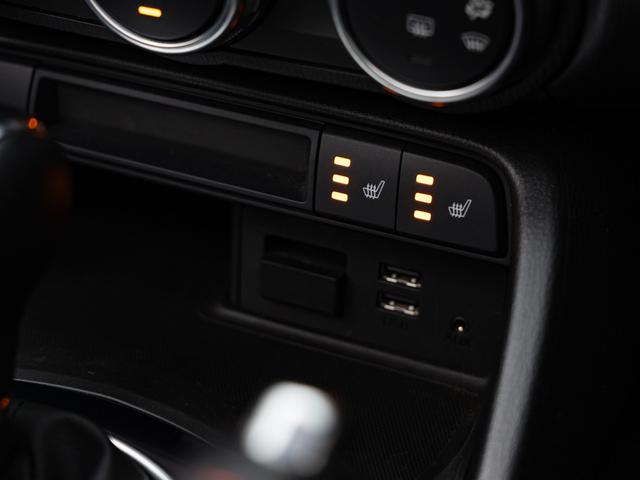 アバルト124 スパイダー 1イヤーアニバーサリー 保証付 50台限定車 専用RECAROレザーシート ナビゲーションパッケージ アダプティブ機能付きフルLEDヘッドライト ヘッドライトウォッシャー CD/DVDプレイヤー 地デジTV バックカメラ(30枚目)