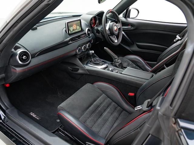 アバルト124 スパイダー 1イヤーアニバーサリー 保証付 50台限定車 専用RECAROレザーシート ナビゲーションパッケージ アダプティブ機能付きフルLEDヘッドライト ヘッドライトウォッシャー CD/DVDプレイヤー 地デジTV バックカメラ(33枚目)