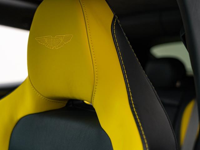 ＤＢＸ ７０７　保証付　パノラマサンルーフ　イエローキャリパー　イエローステッチ　ツートンカラーシート　シートヒーター＆シートクーラー（フロント／リア）（21枚目）