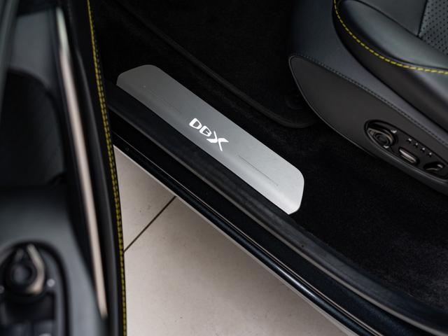 ＤＢＸ ７０７　保証付　パノラマサンルーフ　イエローキャリパー　イエローステッチ　ツートンカラーシート　シートヒーター＆シートクーラー（フロント／リア）（24枚目）