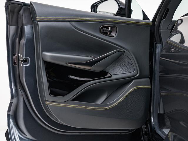 ＤＢＸ ７０７　保証付　パノラマサンルーフ　イエローキャリパー　イエローステッチ　ツートンカラーシート　シートヒーター＆シートクーラー（フロント／リア）（25枚目）