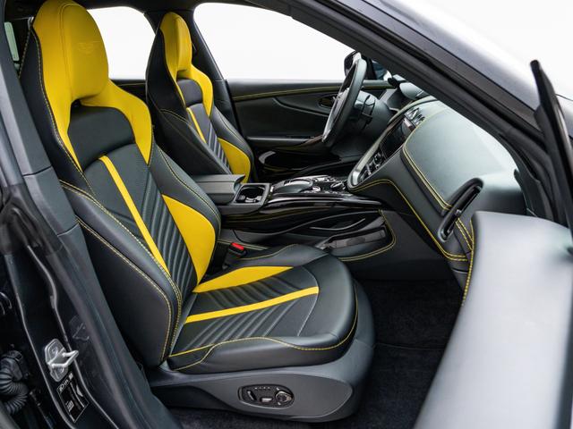 ＤＢＸ ７０７　保証付　パノラマサンルーフ　イエローキャリパー　イエローステッチ　ツートンカラーシート　シートヒーター＆シートクーラー（フロント／リア）（37枚目）