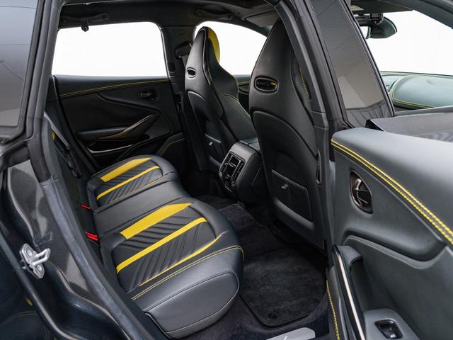 ＤＢＸ ７０７　保証付　パノラマサンルーフ　イエローキャリパー　イエローステッチ　ツートンカラーシート　シートヒーター＆シートクーラー（フロント／リア）（39枚目）