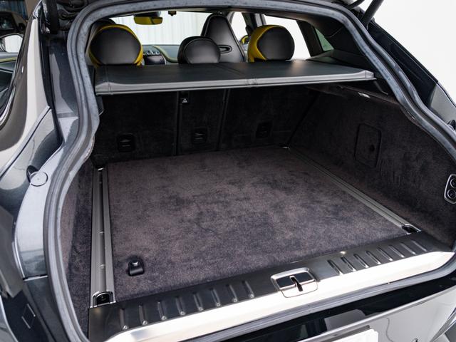 ＤＢＸ ７０７　保証付　パノラマサンルーフ　イエローキャリパー　イエローステッチ　ツートンカラーシート　シートヒーター＆シートクーラー（フロント／リア）（51枚目）