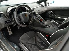 エアコンガス類やバッテリーは納車前に専用テスターにて測り、すぐに使用できなくならない様、予防整備しっかりします。またエンジンオイル、冷却水、ＡＴＦ類も点検し予防を前提に必要な場合は交換していきます。 7
