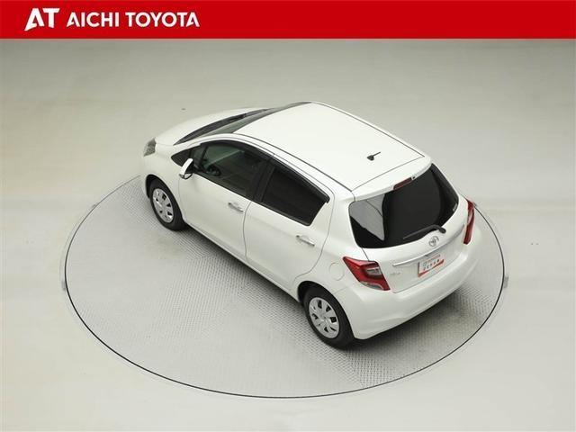 ヴィッツ １．０Ｆ　ＬＥＤエディション　盗難防止装置　ＬＥＤヘッドライト　ワンオーナー　衝突被害軽減システム　横滑り防止装置　スマートキー　ミュージックプレイヤー接続可　デュアルエアバック　エアバック付　パワステ　マニュアルエアコン　ＥＴＣ（12枚目）