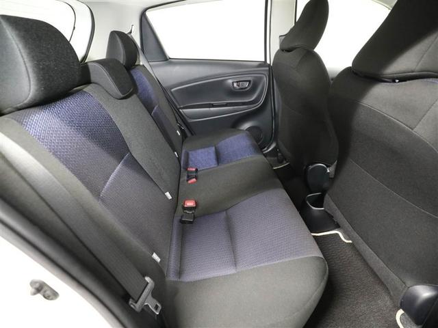 ヴィッツ １．０Ｆ　ＬＥＤエディション　盗難防止装置　ＬＥＤヘッドライト　ワンオーナー　衝突被害軽減システム　横滑り防止装置　スマートキー　ミュージックプレイヤー接続可　デュアルエアバック　エアバック付　パワステ　マニュアルエアコン　ＥＴＣ（20枚目）