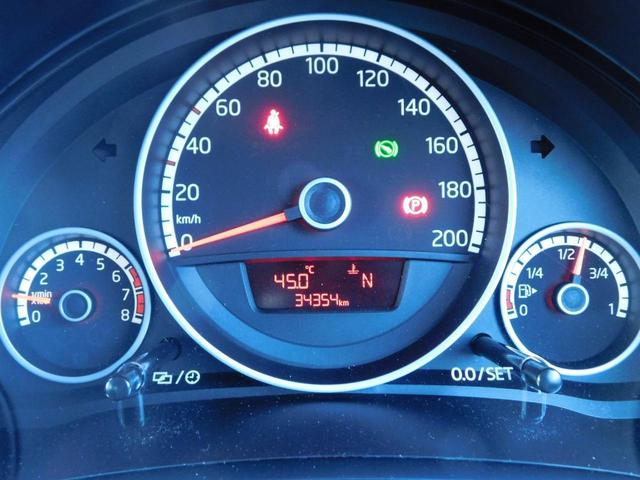ブラック アップ! 走行34千km 衝突軽減ブレーキ ワンオーナー車 クリアランスソナー ポータブルナビ 地デジTV 純正16インチアルミ クルーズコントロール シートヒーター ETC キーレスエントリー フォグランプ(12枚目)