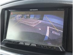 車両入庫チェックではエンジン・機関系を始め、電装装備、内装など１００項目以上のチェックをしています。もちろん試乗も行っていますのでご安心下さい。 5