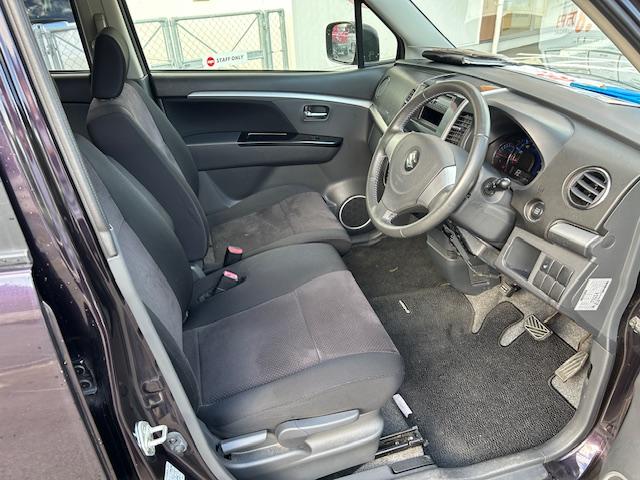 ワゴンＲ ＦＸリミテッド　アイドリングストップ車　デュアルエアバック　盗難警報装置　パワーウィンドー　フロントベンチシート　ＡＡＣ　インテリキー　フルフラットシート　運転席エアバック　ＰＳ　キーレスキー　ＡＢＳ　衝突安全ボディ（4枚目）