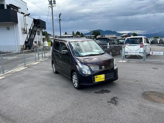 ワゴンＲ ＦＸリミテッド　アイドリングストップ車　デュアルエアバック　盗難警報装置　パワーウィンドー　フロントベンチシート　ＡＡＣ　インテリキー　フルフラットシート　運転席エアバック　ＰＳ　キーレスキー　ＡＢＳ　衝突安全ボディ（16枚目）