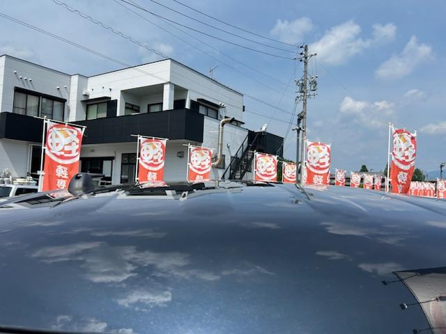 中古車の一期一会にも、ステキな出会いがあるものです。おクルマをご購入の際は、安心と信頼の自動車販売店ＪＵ加盟店　１００万ドルでご検討下さい