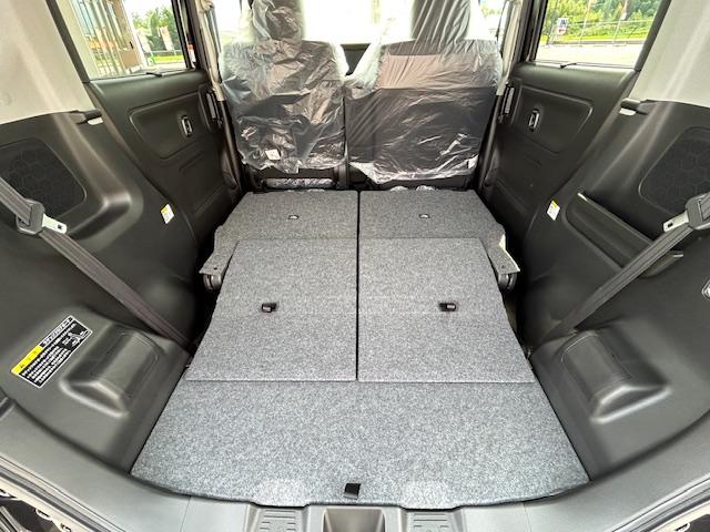 少しでもお値打ちにお車を買って頂きたく、少人数体制でお客様をお出迎えしております。少人数でも大型店に負けない様「中古自動車販売士」「国家整備士」の資格を持ったスタッフが営業を担当させて頂いております。