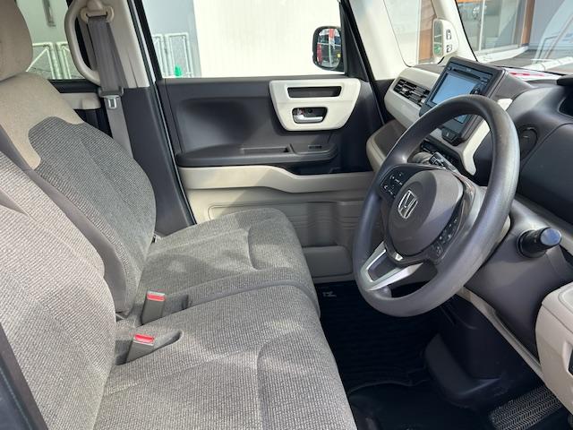 Ｎ－ＢＯＸ Ｇ・Ｌホンダセンシング　レーダブレーキ　Ａストップ　車線維持支援システム　ＡＴハイビーム　ＥＳＣ　キーフリーシステム　ＬＥＤライト　オートライト　バックＭ　ＵＳＢ　スマートキー　クルコン　ＥＴＣ　両席エアバック　フルフラット（5枚目）