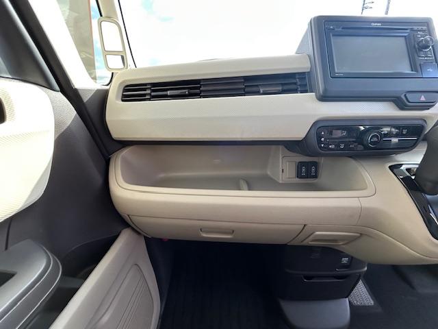 Ｎ－ＢＯＸ Ｇ・Ｌホンダセンシング　レーダブレーキ　Ａストップ　車線維持支援システム　ＡＴハイビーム　ＥＳＣ　キーフリーシステム　ＬＥＤライト　オートライト　バックＭ　ＵＳＢ　スマートキー　クルコン　ＥＴＣ　両席エアバック　フルフラット（21枚目）