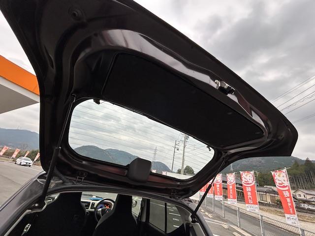 ���ÎԂ̈�����ɂ��A�X�e�L�ȏo���������̂ł��B���N���}�����w���̍ۂ́A���S�ƐM���̎����Ԕ̔��X�i�t�����X�@�P�O�O���h���ł�����������