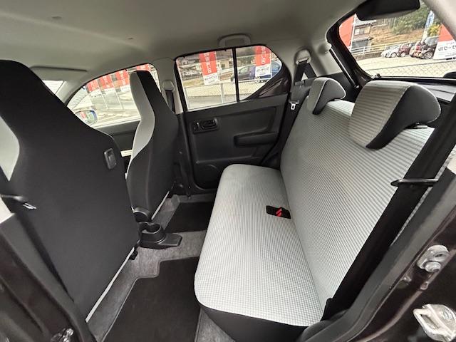 �傫�ȁZ�y�̊Ŕ��ڈ�ł��B�����P�l�ł����C�y�ɂ����X�����邨�X�����ÎԂ̃\�����G�̓X������������