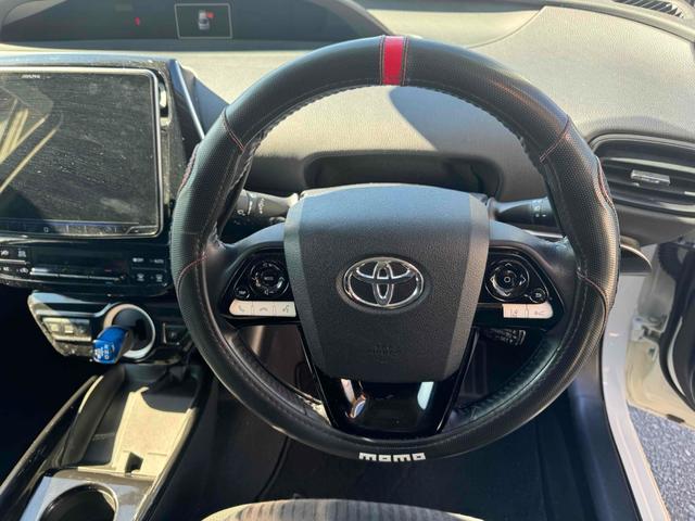 プリウス Ｓ　ＥＴＣ　バックカメラ　ナビ　ＴＶ　アルミホイール　オートマチックハイビーム　ＬＥＤヘッドランプ　ＣＶＴ　スマートキー　モデリスタエアロ　電動格納ミラー　盗難防止システム　衝突安全ボディ　社外１８インチ（2枚目）