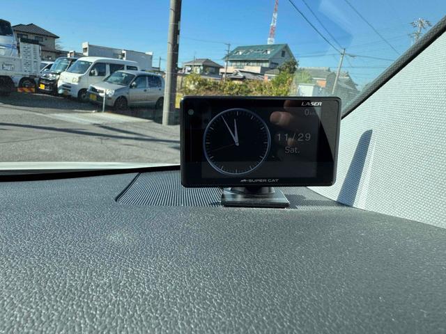 プリウス Ｓ　ＥＴＣ　バックカメラ　ナビ　ＴＶ　アルミホイール　オートマチックハイビーム　ＬＥＤヘッドランプ　ＣＶＴ　スマートキー　モデリスタエアロ　電動格納ミラー　盗難防止システム　衝突安全ボディ　社外１８インチ（7枚目）