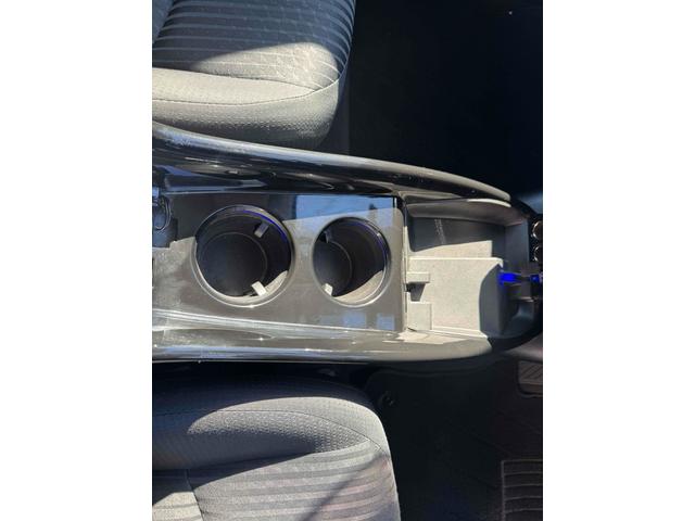 プリウス Ｓ　ＥＴＣ　バックカメラ　ナビ　ＴＶ　アルミホイール　オートマチックハイビーム　ＬＥＤヘッドランプ　ＣＶＴ　スマートキー　モデリスタエアロ　電動格納ミラー　盗難防止システム　衝突安全ボディ　社外１８インチ（9枚目）
