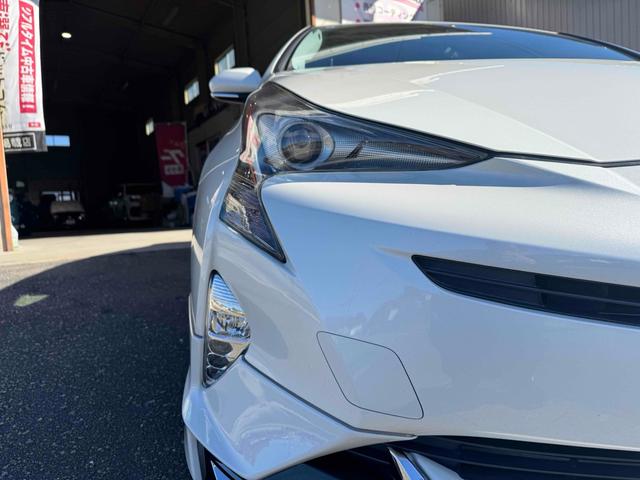 プリウス Ｓ　ＥＴＣ　バックカメラ　ナビ　ＴＶ　アルミホイール　オートマチックハイビーム　ＬＥＤヘッドランプ　ＣＶＴ　スマートキー　モデリスタエアロ　電動格納ミラー　盗難防止システム　衝突安全ボディ　社外１８インチ（19枚目）