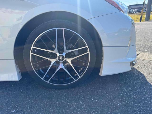 プリウス Ｓ　ＥＴＣ　バックカメラ　ナビ　ＴＶ　アルミホイール　オートマチックハイビーム　ＬＥＤヘッドランプ　ＣＶＴ　スマートキー　モデリスタエアロ　電動格納ミラー　盗難防止システム　衝突安全ボディ　社外１８インチ（22枚目）