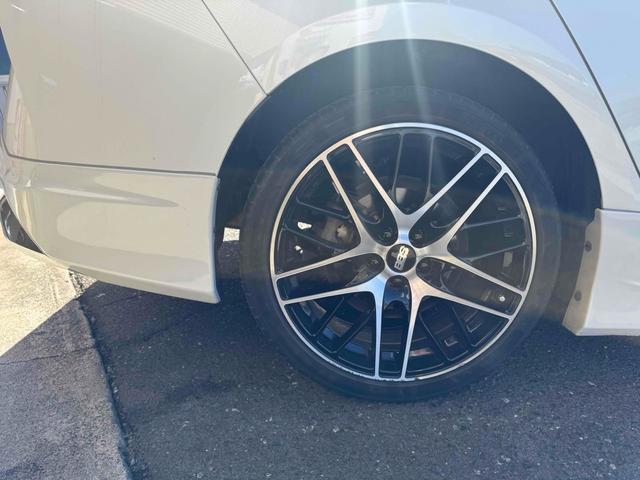 プリウス Ｓ　ＥＴＣ　バックカメラ　ナビ　ＴＶ　アルミホイール　オートマチックハイビーム　ＬＥＤヘッドランプ　ＣＶＴ　スマートキー　モデリスタエアロ　電動格納ミラー　盗難防止システム　衝突安全ボディ　社外１８インチ（23枚目）