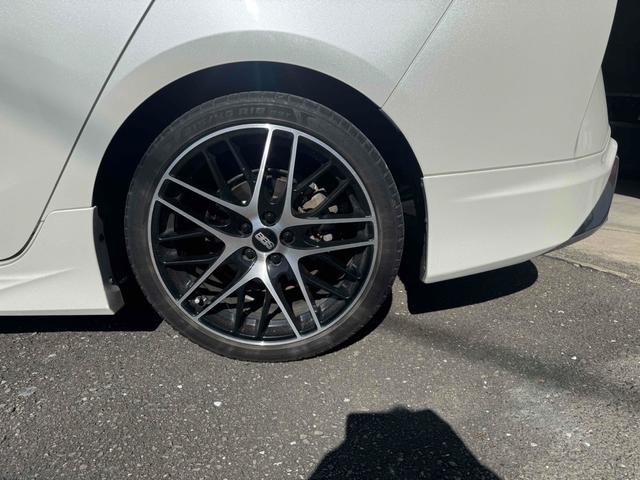 プリウス Ｓ　ＥＴＣ　バックカメラ　ナビ　ＴＶ　アルミホイール　オートマチックハイビーム　ＬＥＤヘッドランプ　ＣＶＴ　スマートキー　モデリスタエアロ　電動格納ミラー　盗難防止システム　衝突安全ボディ　社外１８インチ（24枚目）