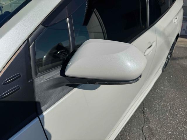 プリウス Ｓ　ＥＴＣ　バックカメラ　ナビ　ＴＶ　アルミホイール　オートマチックハイビーム　ＬＥＤヘッドランプ　ＣＶＴ　スマートキー　モデリスタエアロ　電動格納ミラー　盗難防止システム　衝突安全ボディ　社外１８インチ（28枚目）