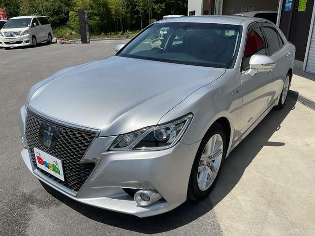 クラウンハイブリッド ハイブリッド　２．５　Ｓ　自社　ローン　信用回復ローン　純正ナビ　フルセグＴＶ　Ｂｌｕｅｔｏｏｔｈ　　バックカメラ　クリアランスソナー　レーダークルーズ　衝突軽減ブレーキ　パワーシート　オートリトラミラー　ＨＩＤヘッドライト（12枚目）